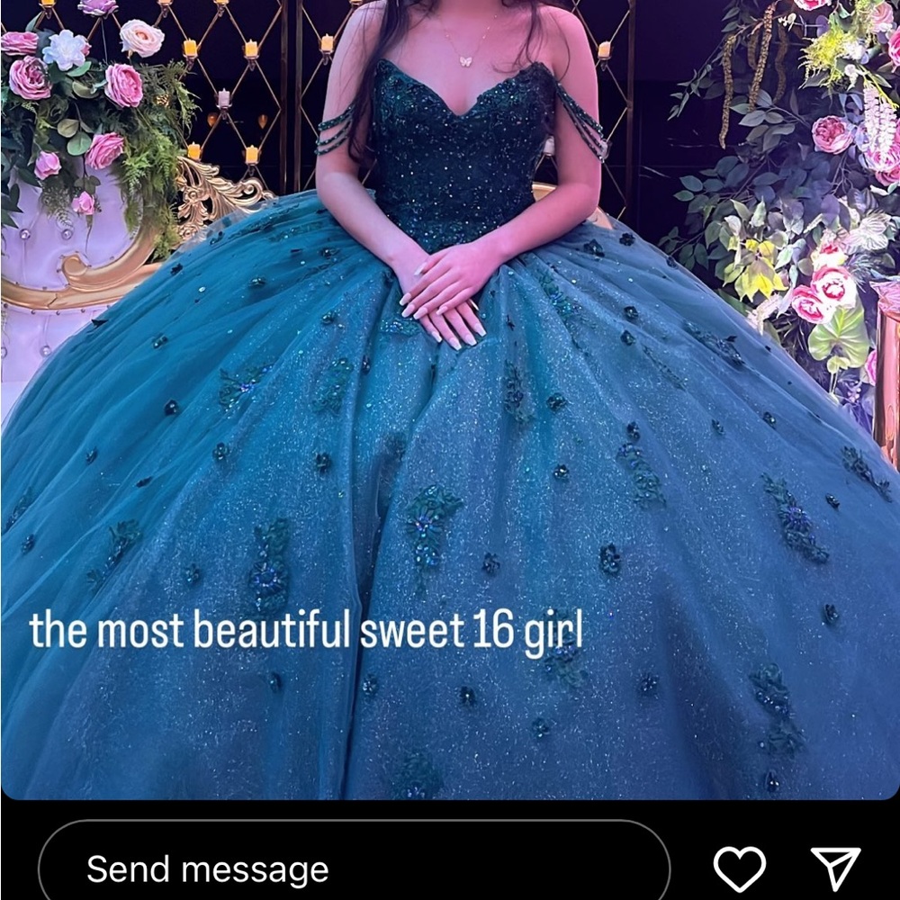 Beautiful hunter green dress